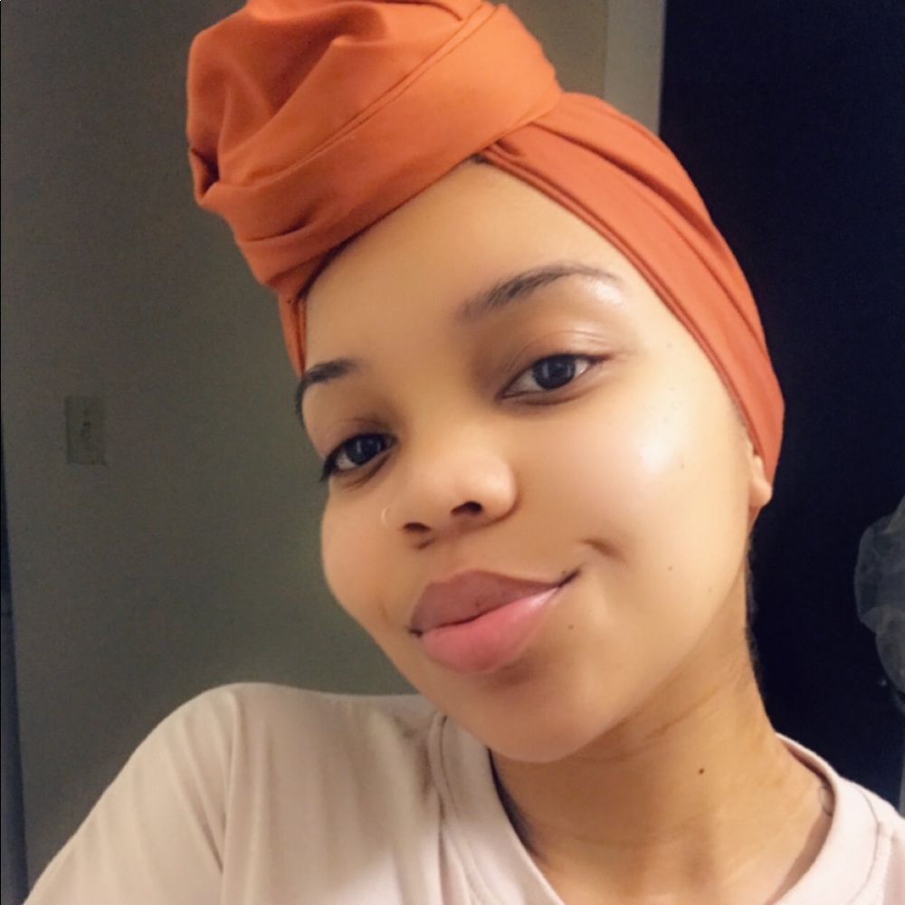 Meet your Posher, Ariana